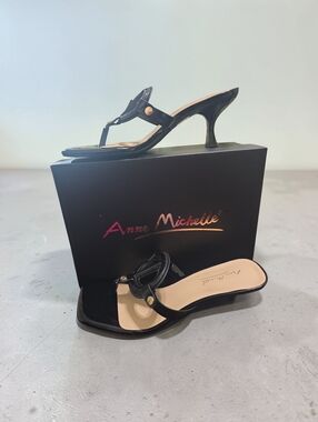 Anne Michelle Black Patent Kitten Heel Thong Sandals